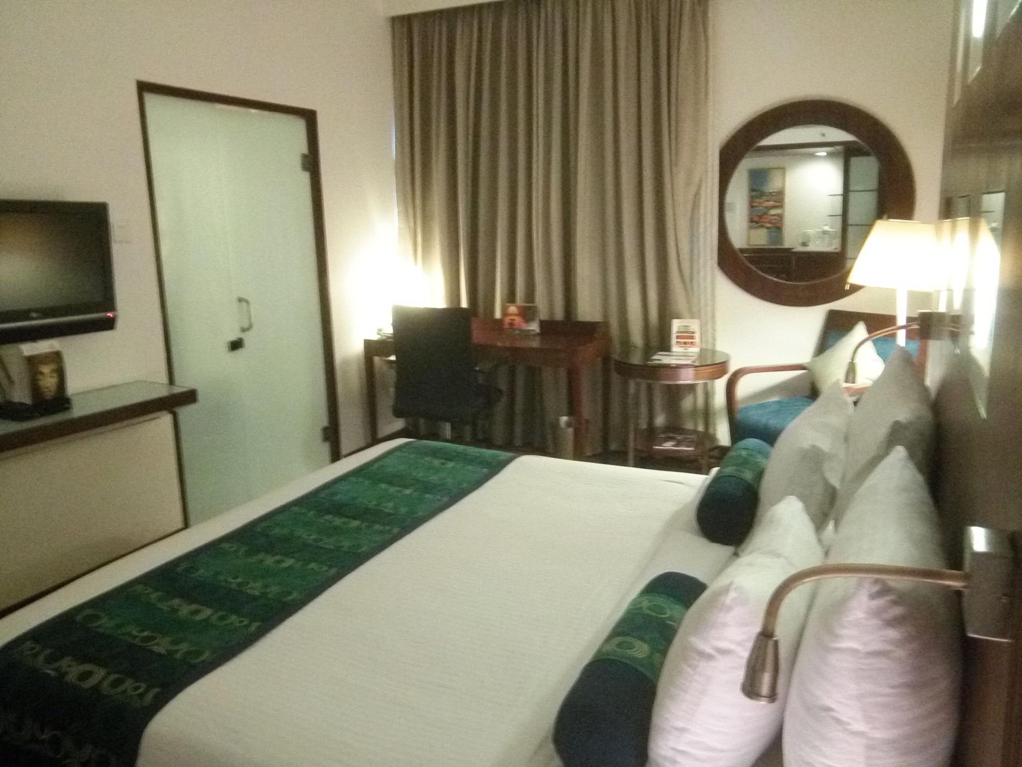 Pride Hotel, Chennai Extérieur photo