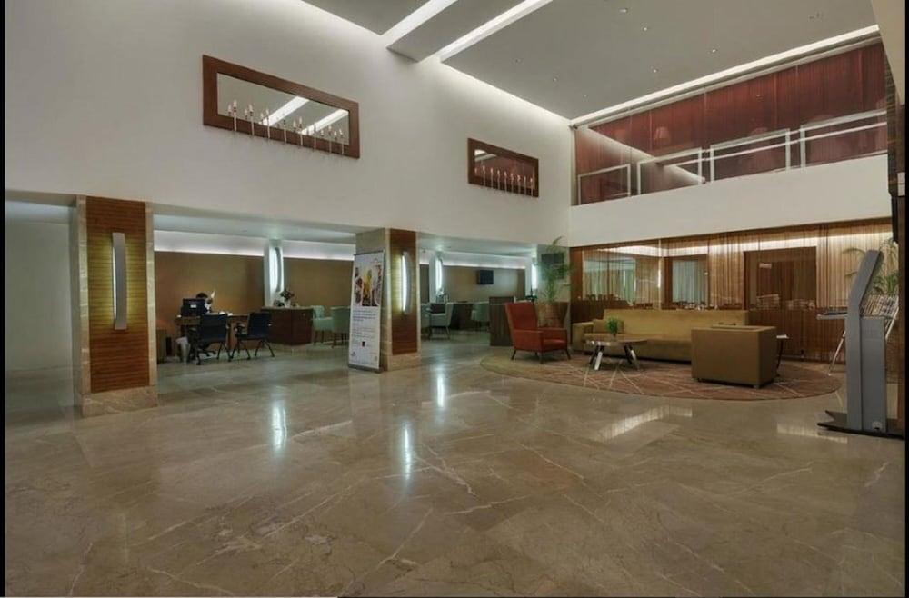 Pride Hotel, Chennai Extérieur photo