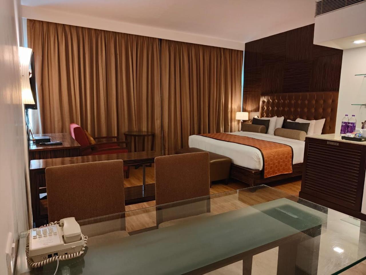 Pride Hotel, Chennai Extérieur photo