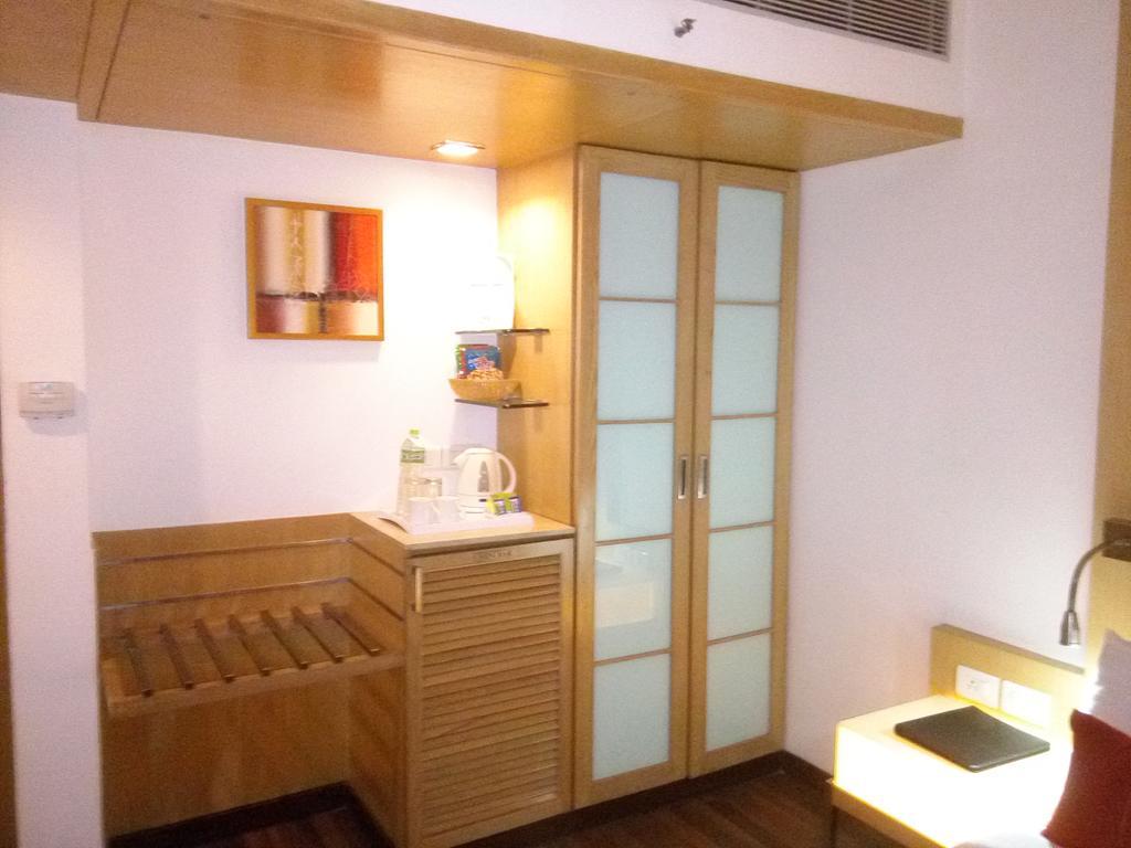 Pride Hotel, Chennai Extérieur photo