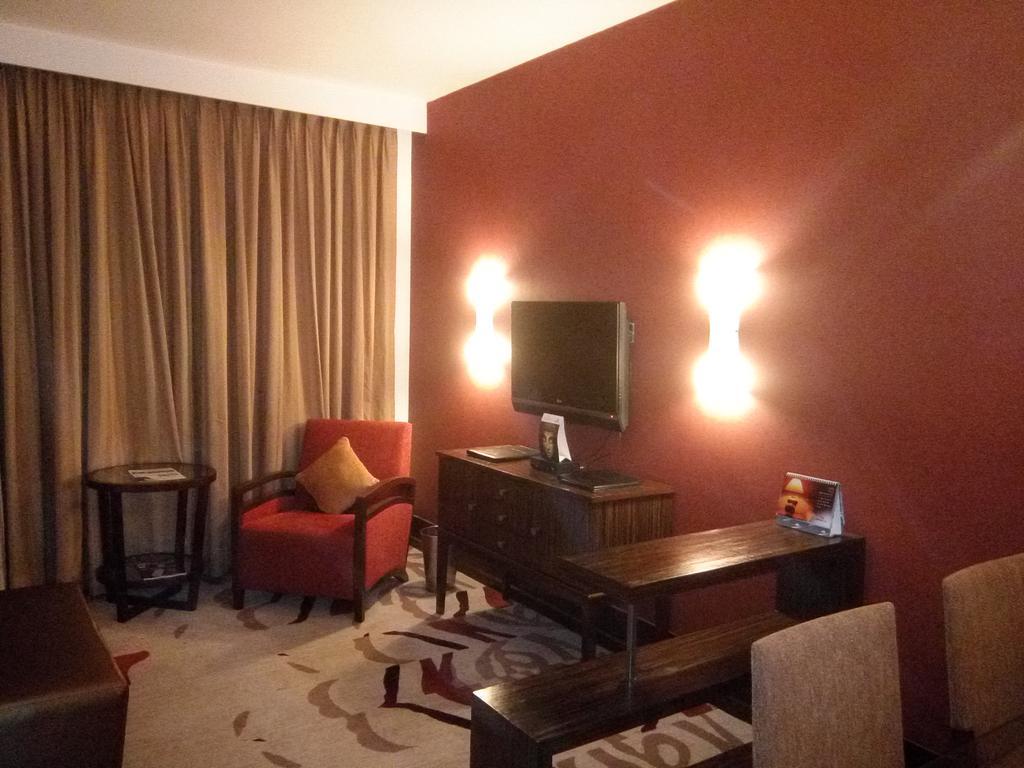 Pride Hotel, Chennai Extérieur photo