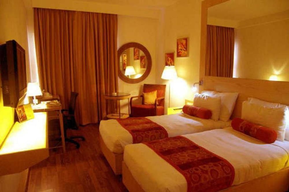 Pride Hotel, Chennai Extérieur photo